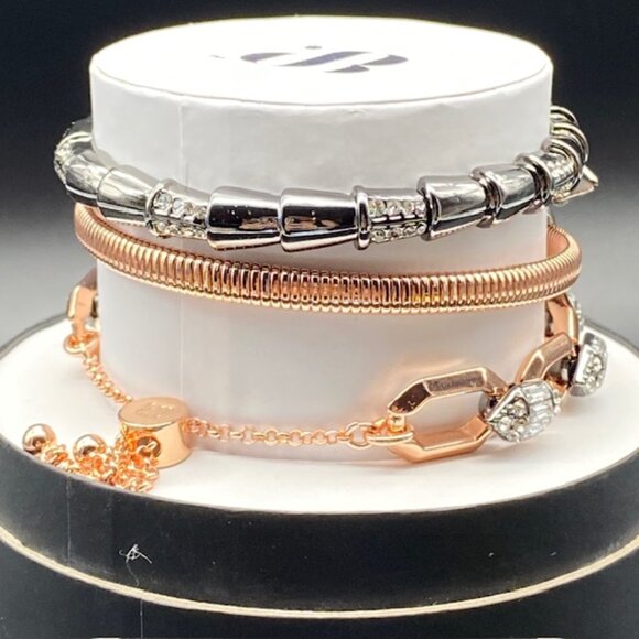 Gilded Apparition ST50590 Halloween Stack 2025 Diamond Skeleton Hand - Picture 4 of 5